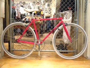 完成車 008